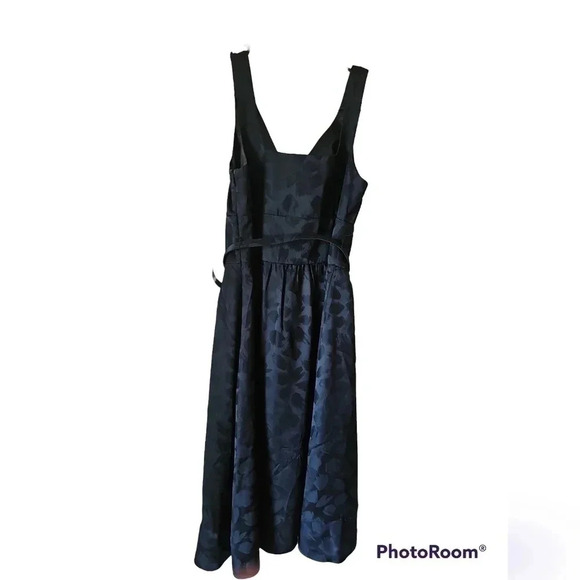 White‎ House Black Market Dress - Size 2 - Black - 100% Silk - Picture 3 of 4